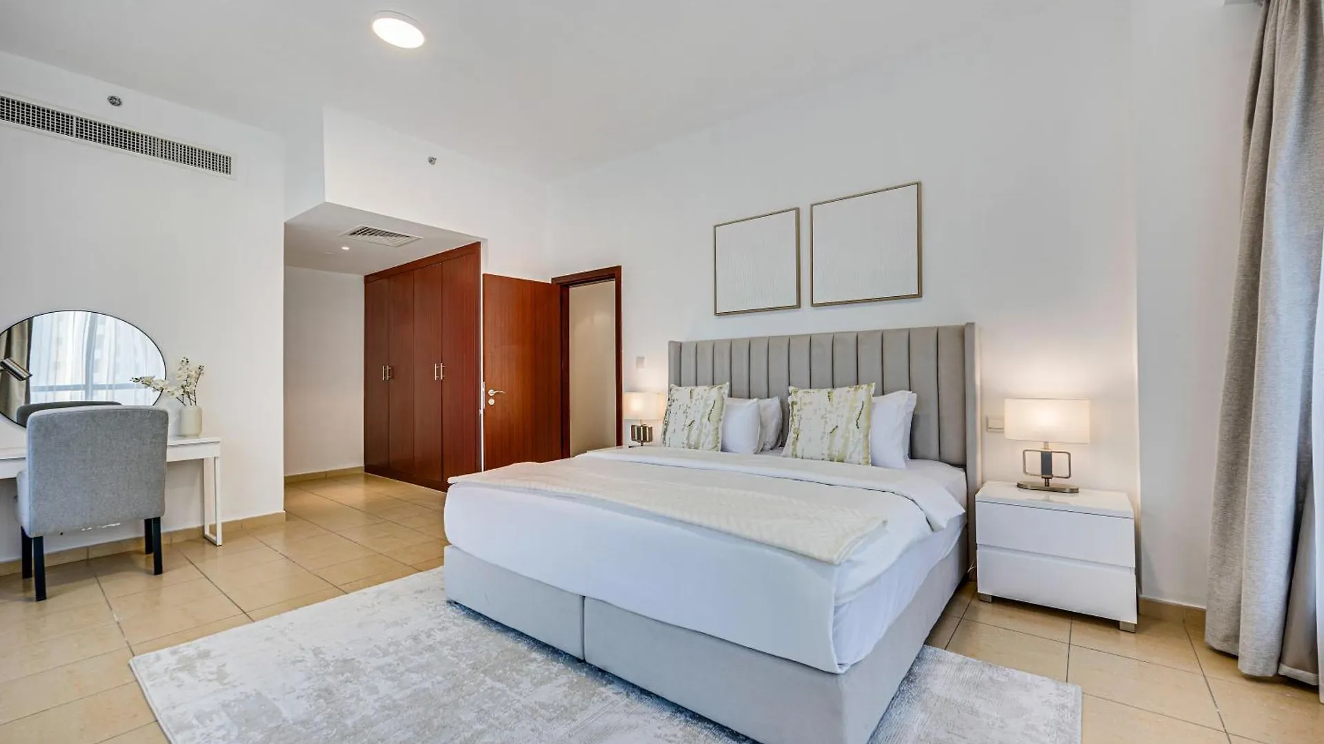 Delightful Apartment Near The Jbr 두바이
